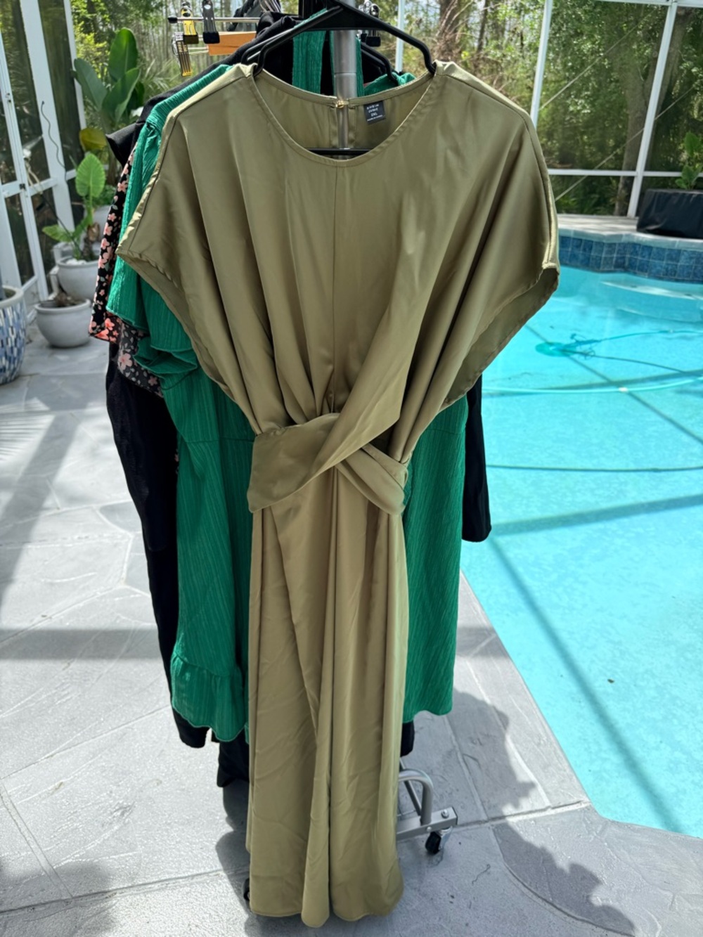 SHEIN Olive Green Sleeveless Curve Dress